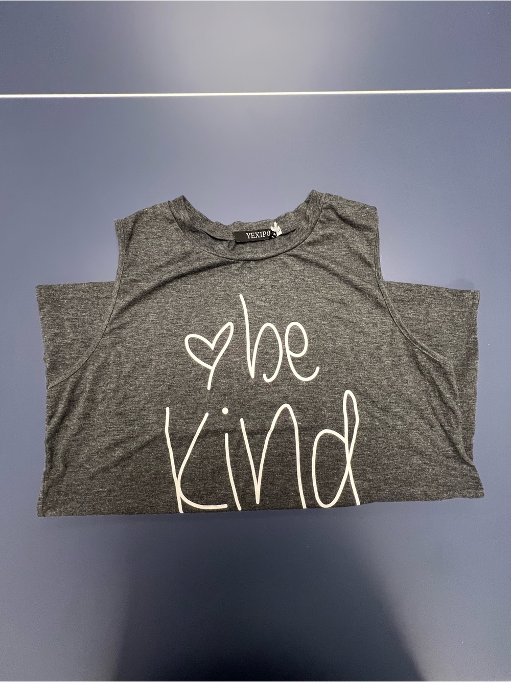 Yexipo Women's Grey 'Be Kind' Muscle Tee